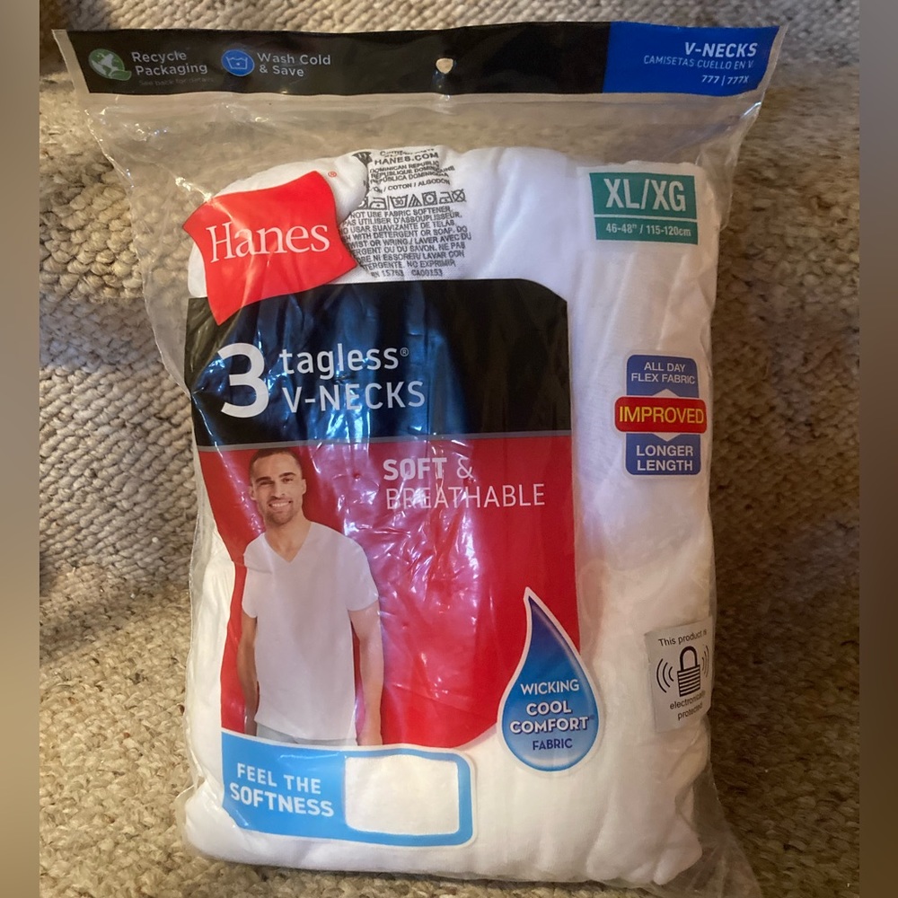 Hanes 3 Pack Tagless V-neck T-Shirt